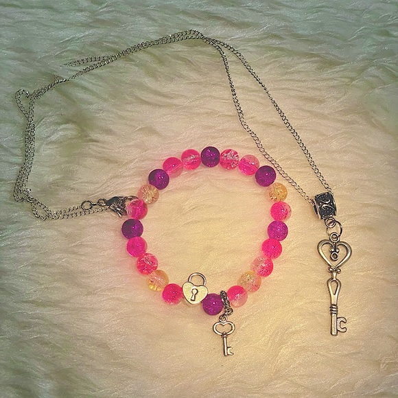Lock & Key 🔐 Jewelry Set 🩷 - Picture 2 of 2